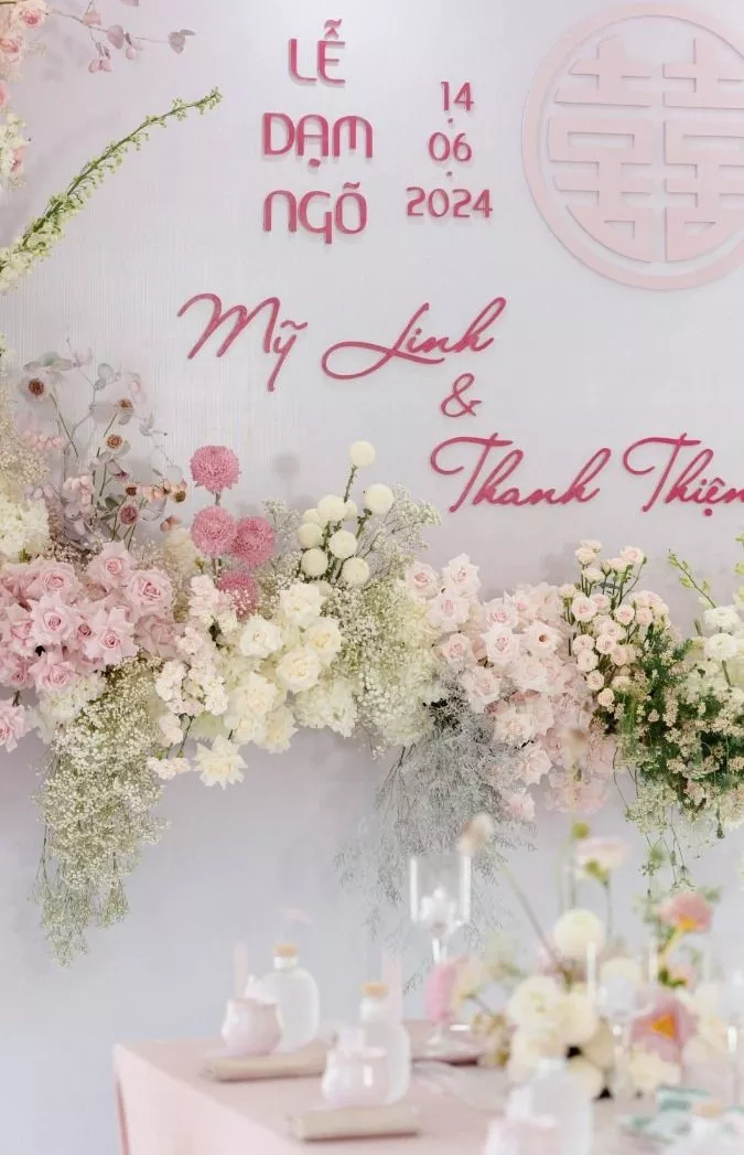 Nhà gái trang trí lễ dạm ngõ