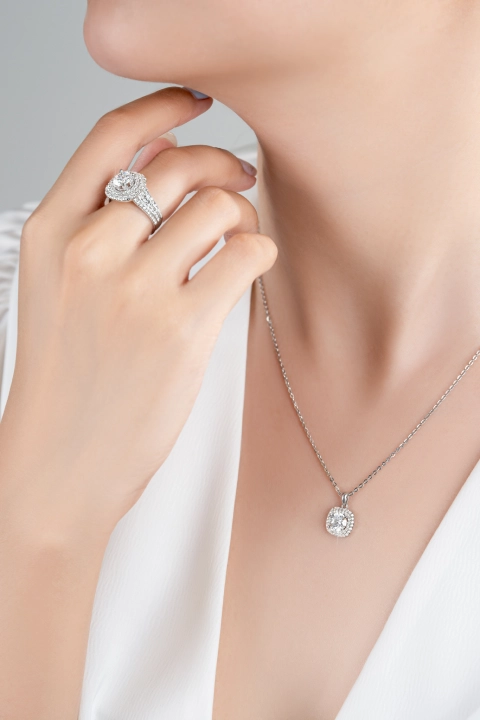 Nhẫn kim cương Halo - Vẻ đẹp quý phái, đầy kiêu sa