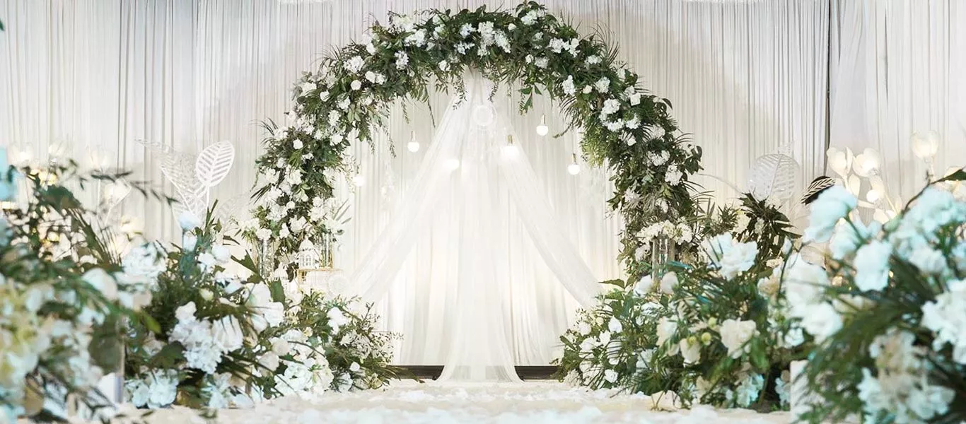 Backdrop đẹp mắt cho không gian nhà hàng tiệc cưới
