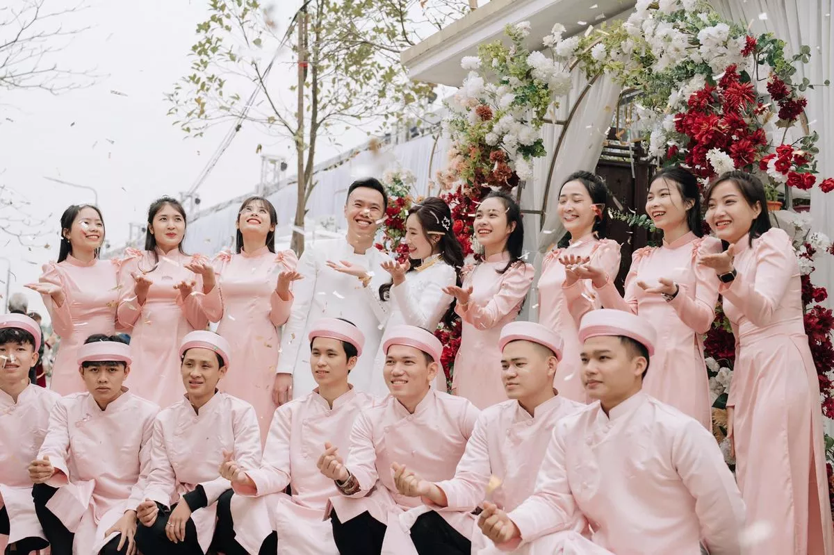 Số lượng người trong đội bê tráp phụ thuộc vào số tráp lễ của phía nhà trai