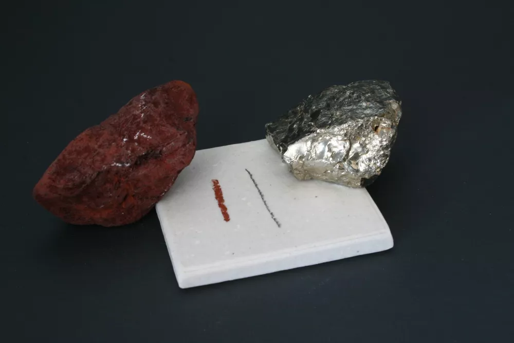 Đá Ruby Là Gì? Tất tần tật về viên ngọc đỏ quý giá bậc nhất