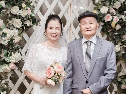 Các cột mốc kỷ niệm ngày cưới cặp đôi không nên bỏ qua 11 Các cột mốc kỷ niệm ngày cưới cặp đôi không nên bỏ qua