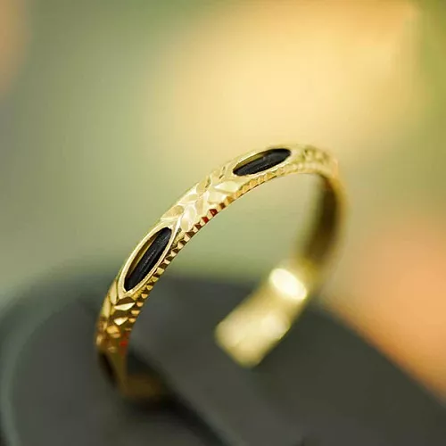Mỗi chiếc nhẫn lông voi đều trải qua quá trình hoàn thiện tỉ mỉ và cẩn thận