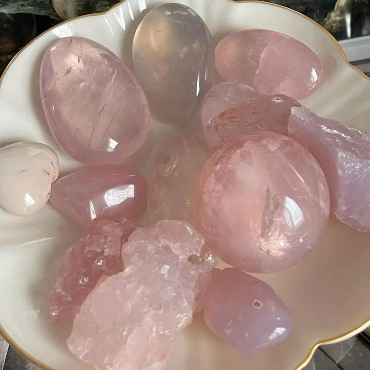 Đá thạch anh hồng là gì?