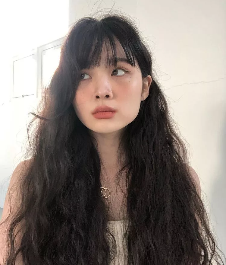 Kiểu xoăn retro cho mặt vuông